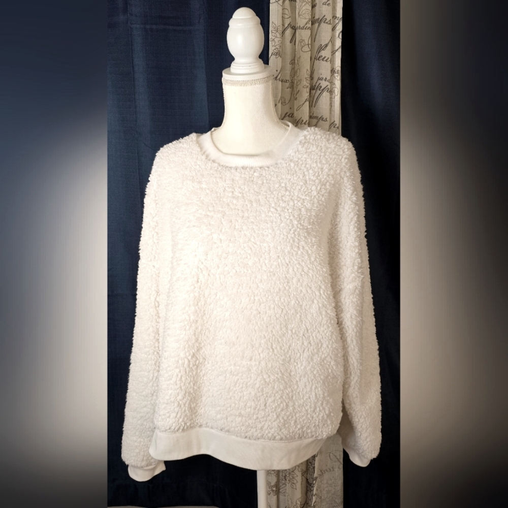 Cozy White Fleece Sweater XL